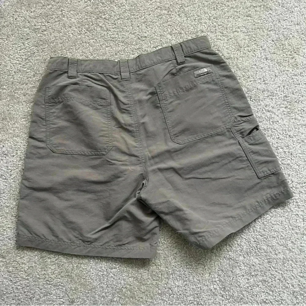 The North Face Men’s 7” Shorts Beige Nylon Size 36 Outdoor Active Cargo